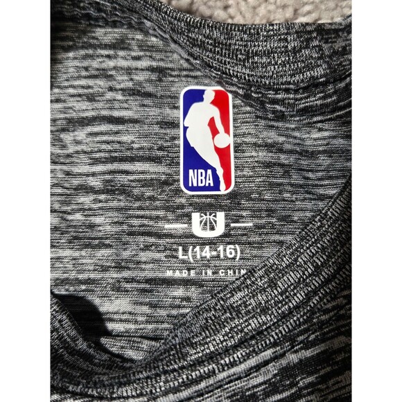 Youth NBA Philadelphia 76ers Tshirt Gray Reflective youth size Large - Picture 3 of 5